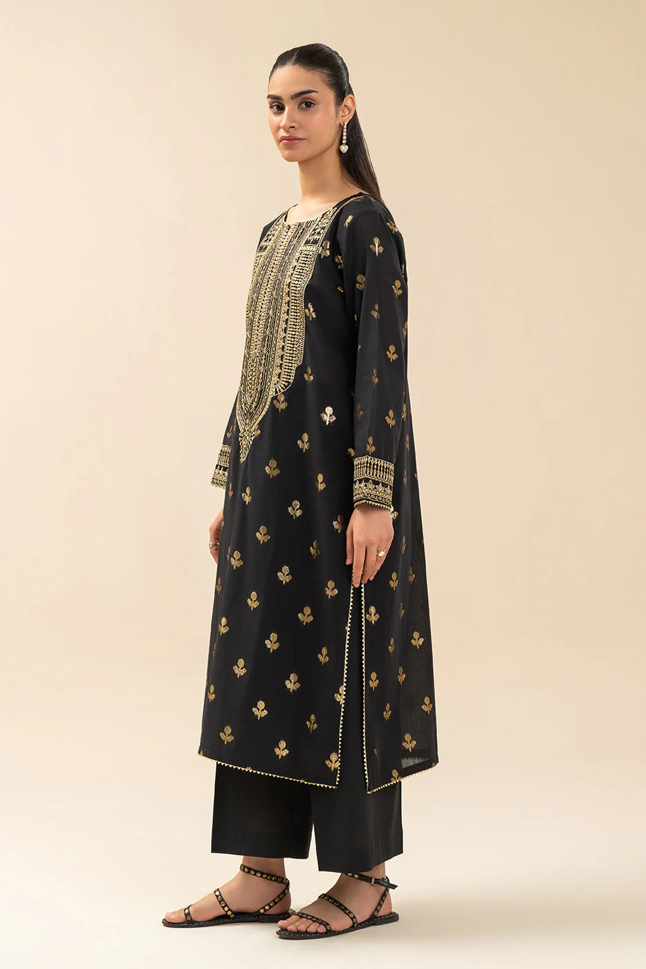 2 PIECE EMBROIDERED LUREX JACQUARD SUIT (PRET) - Image 3