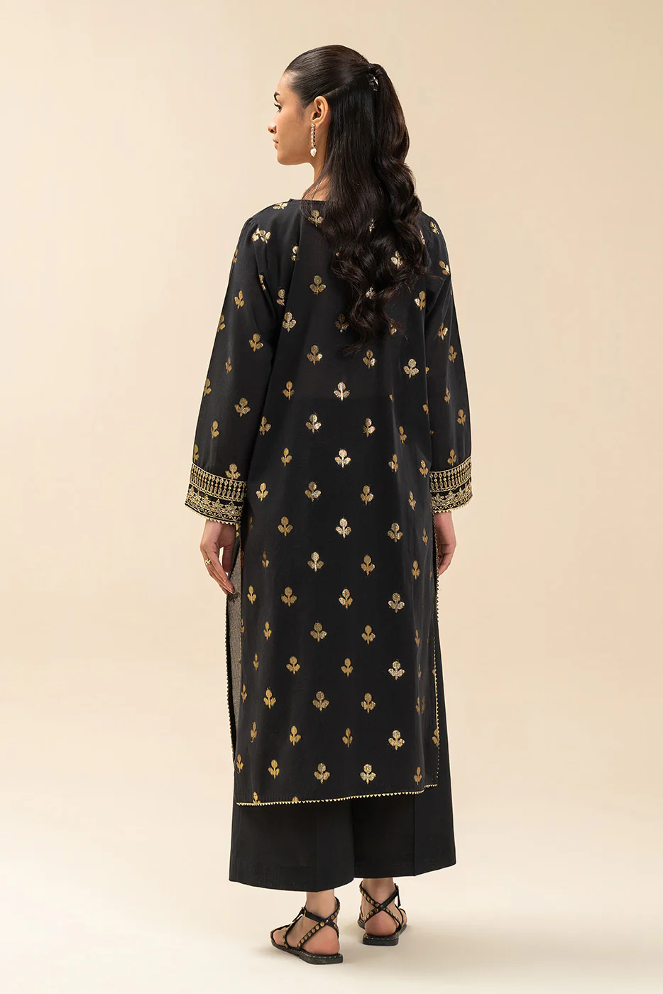 2 PIECE EMBROIDERED LUREX JACQUARD SUIT (PRET) - Image 4