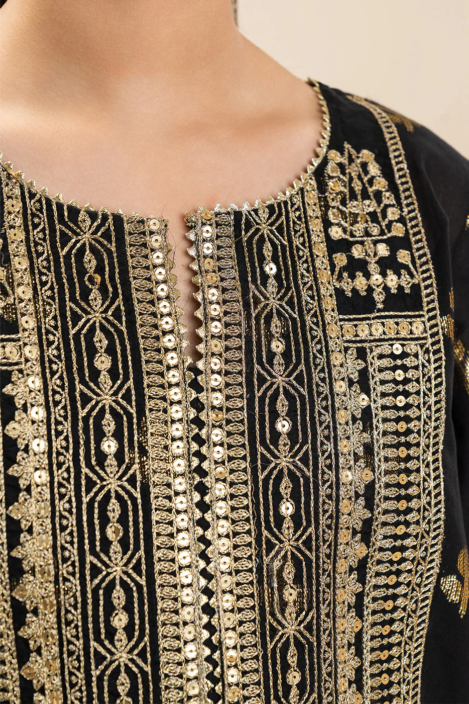 2 PIECE EMBROIDERED LUREX JACQUARD SUIT (PRET) - Image 5
