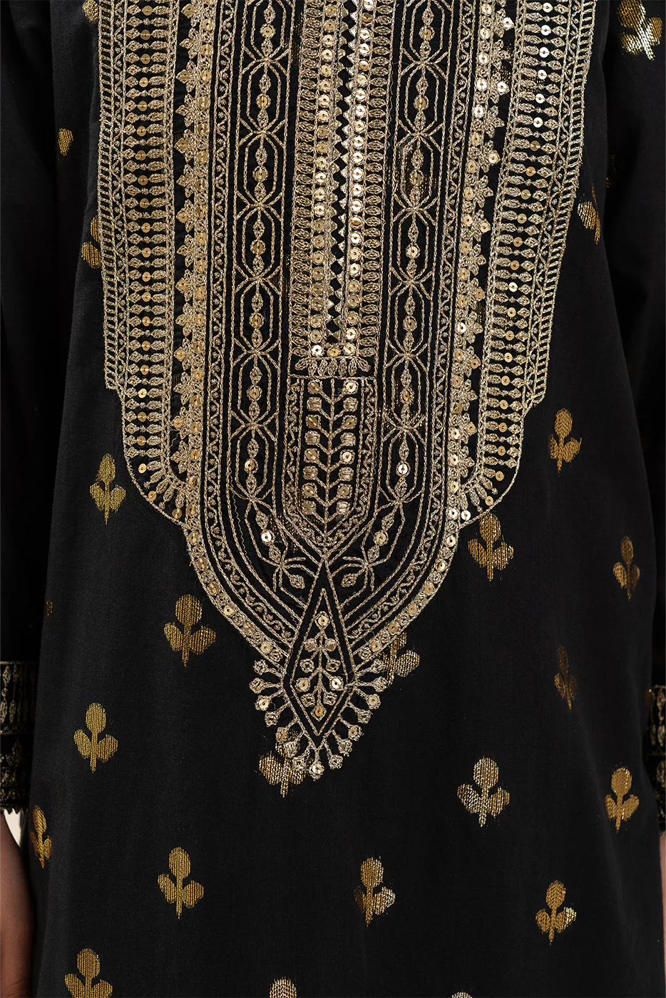 2 PIECE EMBROIDERED LUREX JACQUARD SUIT (PRET) - Image 6