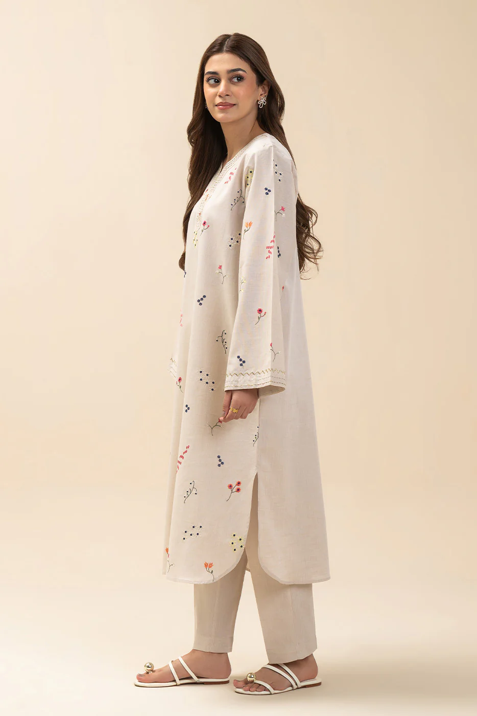 2 PIECE EMBROIDERED CHAMBRAY SUIT (PRET) - Image 4