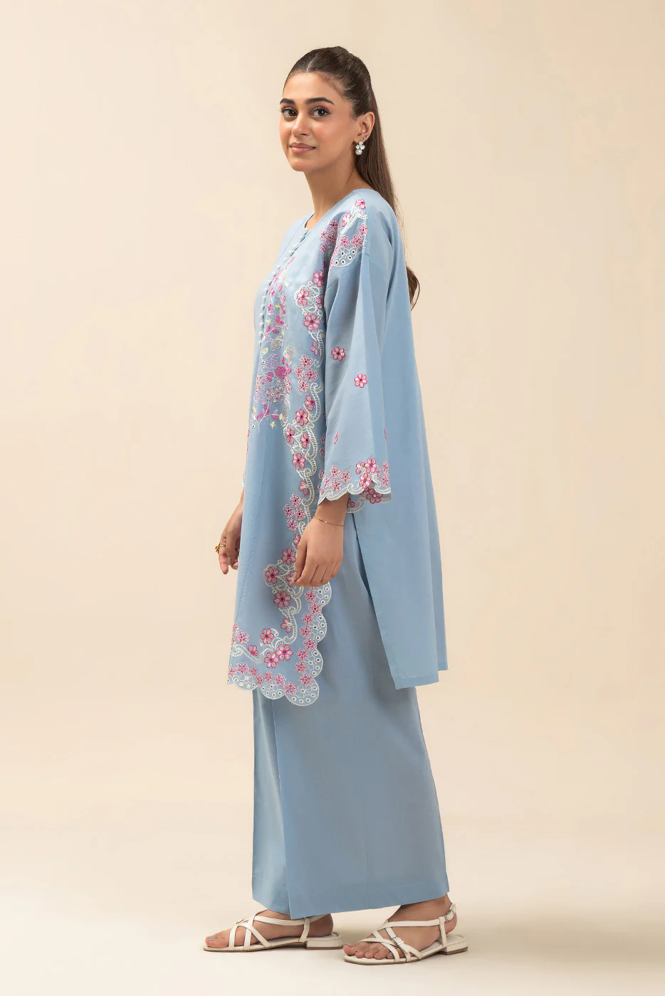 2 PIECE EMBROIDERED LAWN SUIT (PRET) - Image 3