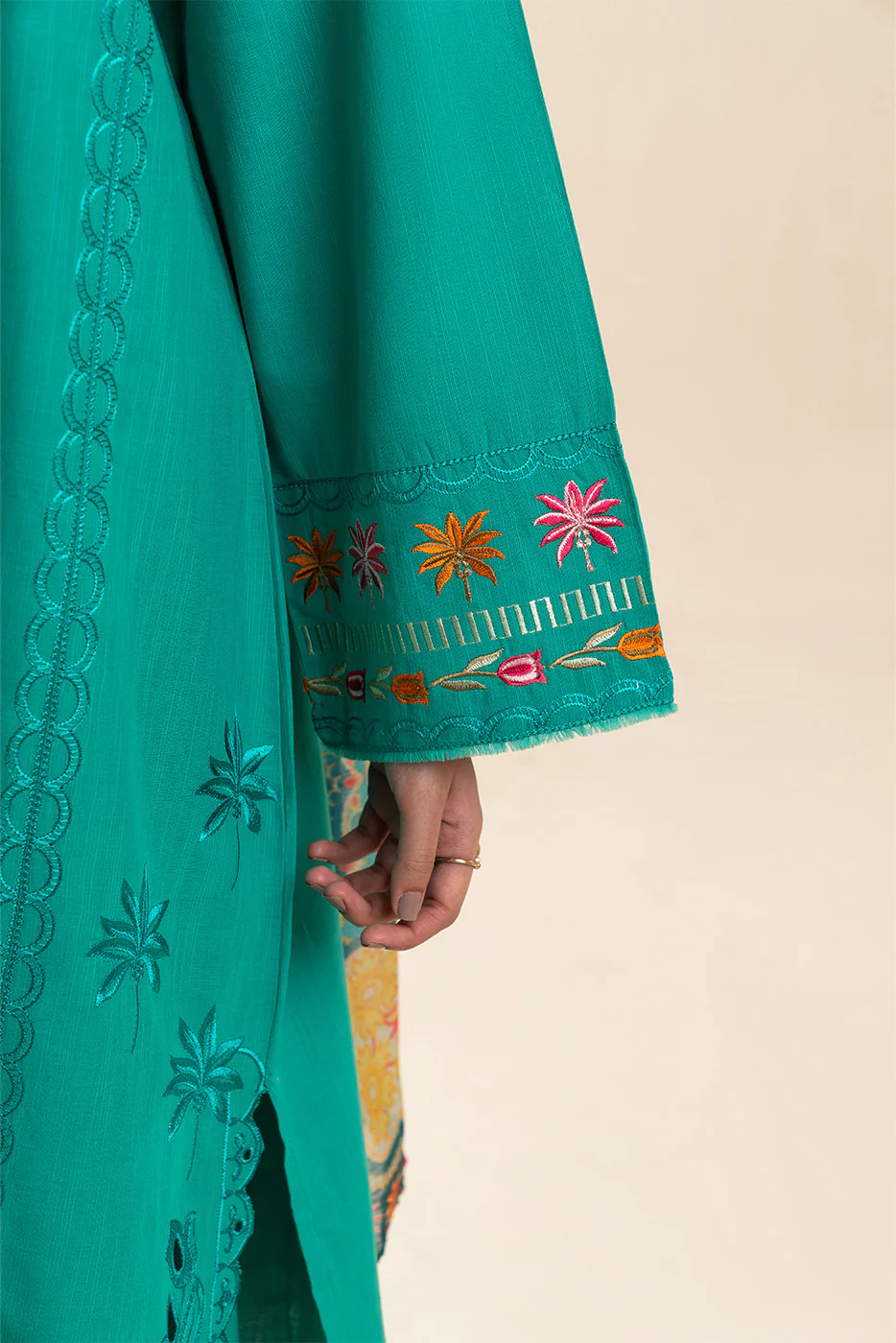 3 PIECE EMBROIDERED SLUB SUIT (PRET) - Image 4
