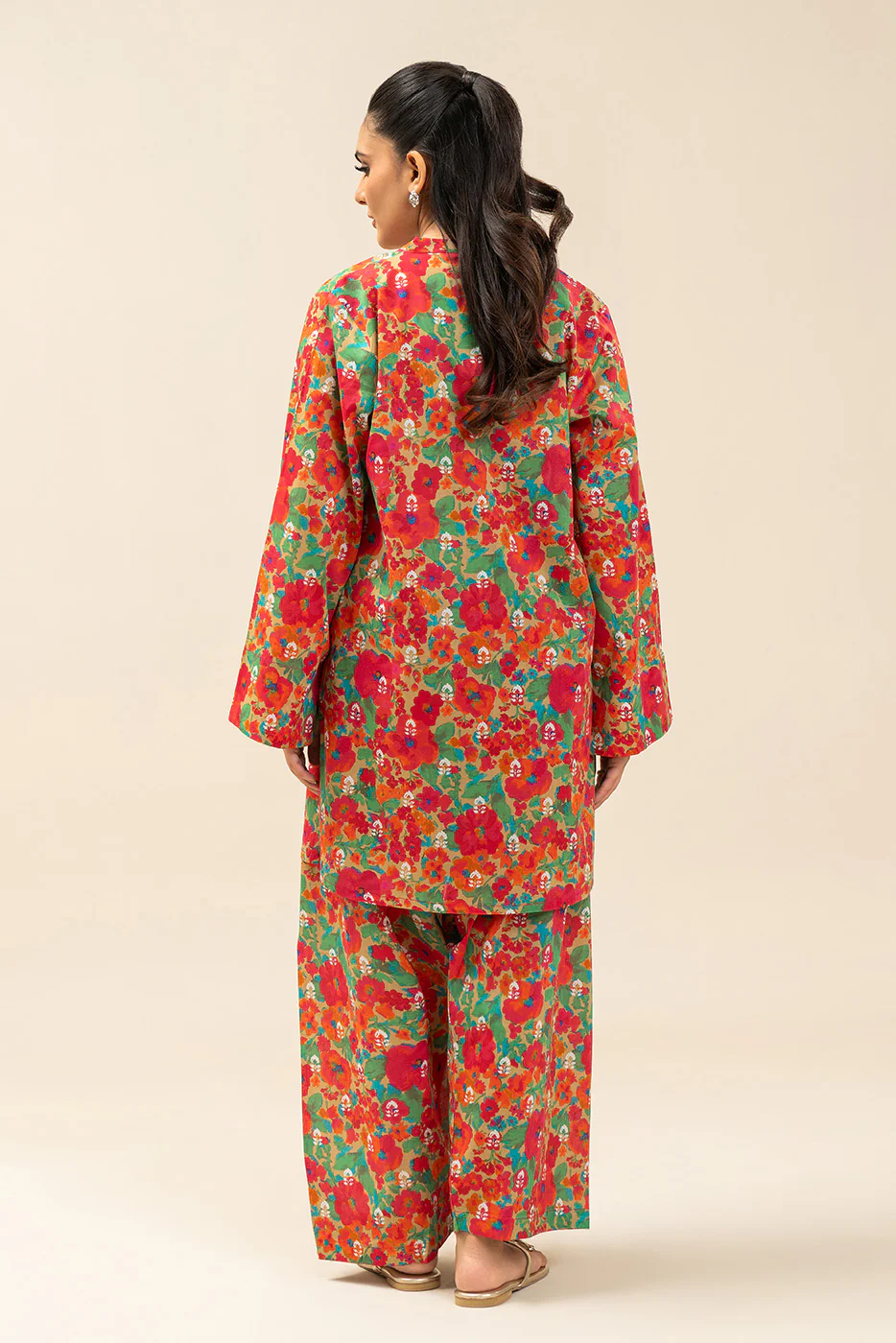 2 PIECE PRINTED LAWN SUIT (PRET) - Image 4