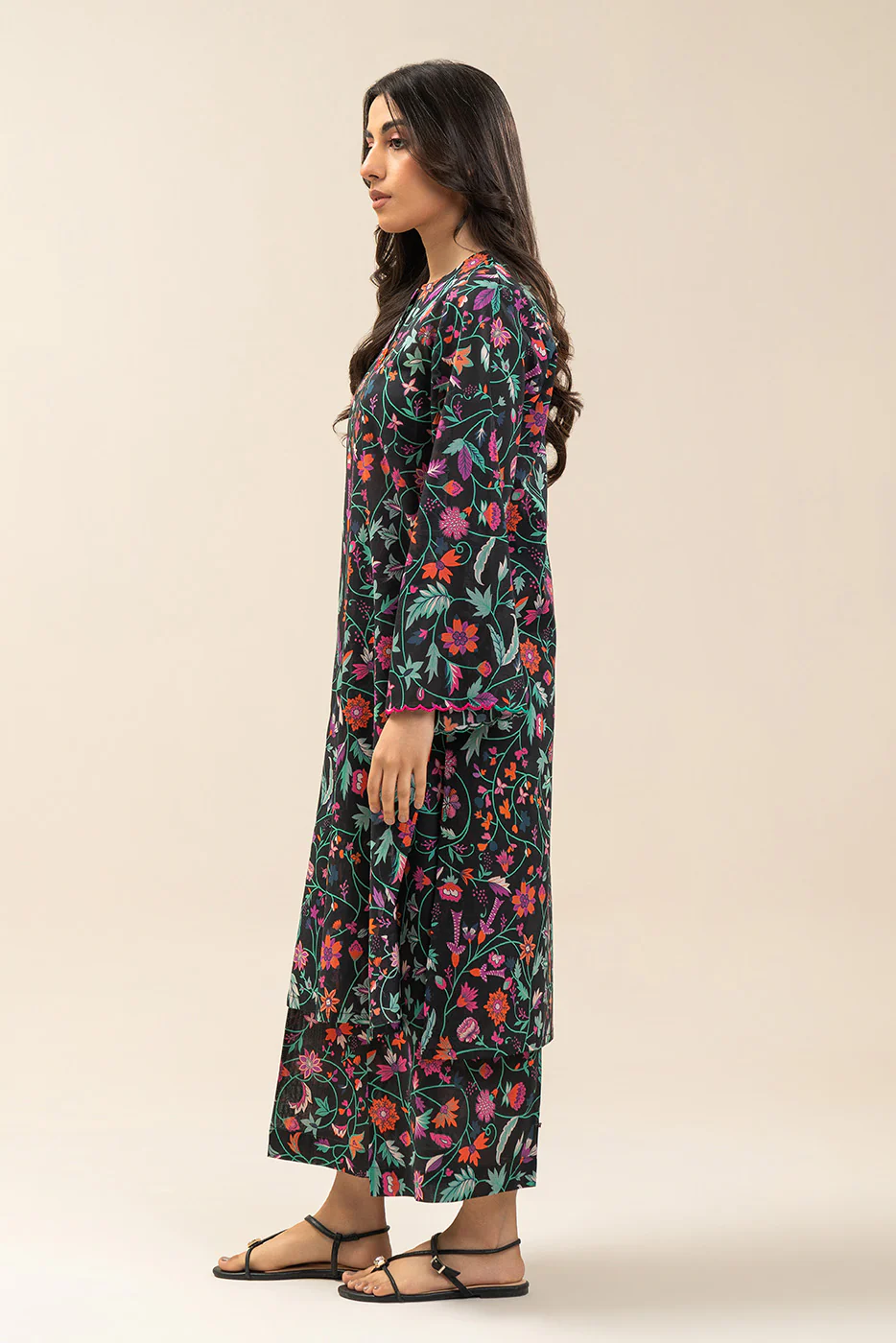 2 PIECE PRINTED LAWN SUIT (PRET) - Image 2