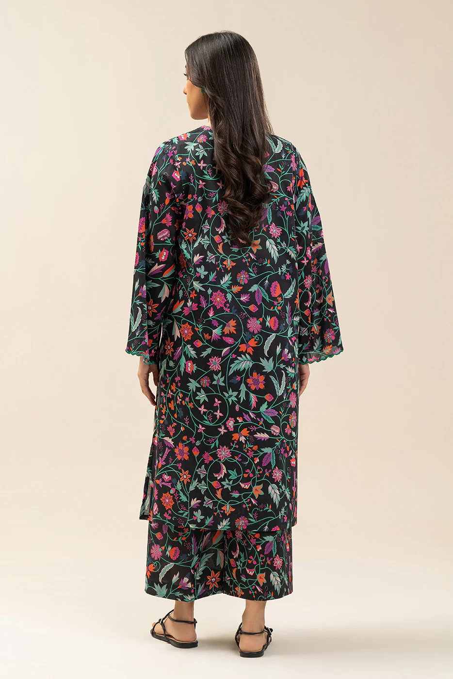 2 PIECE PRINTED LAWN SUIT (PRET) - Image 3
