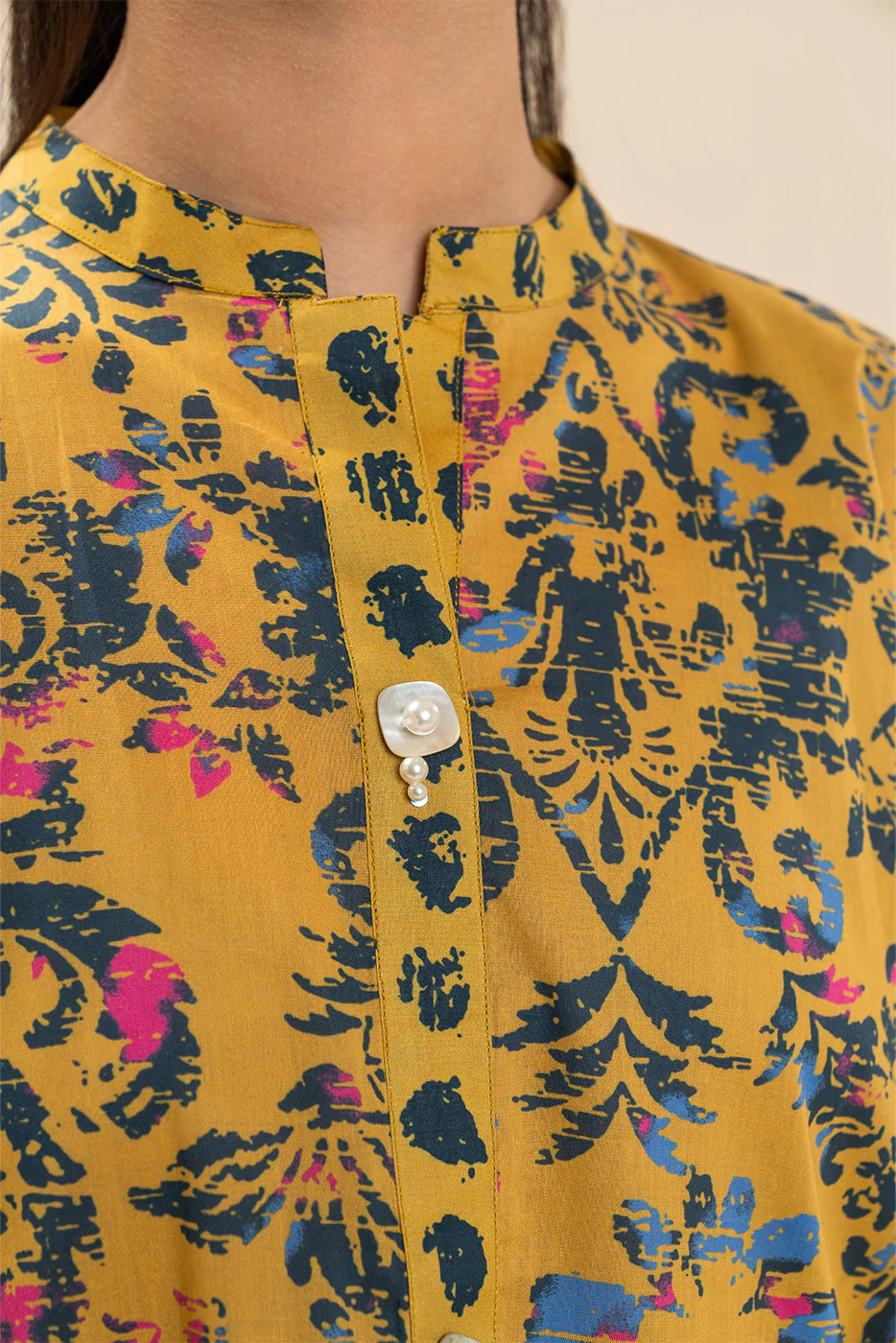 2 PIECE PRINTED LAWN SUIT (PRET) - Image 8
