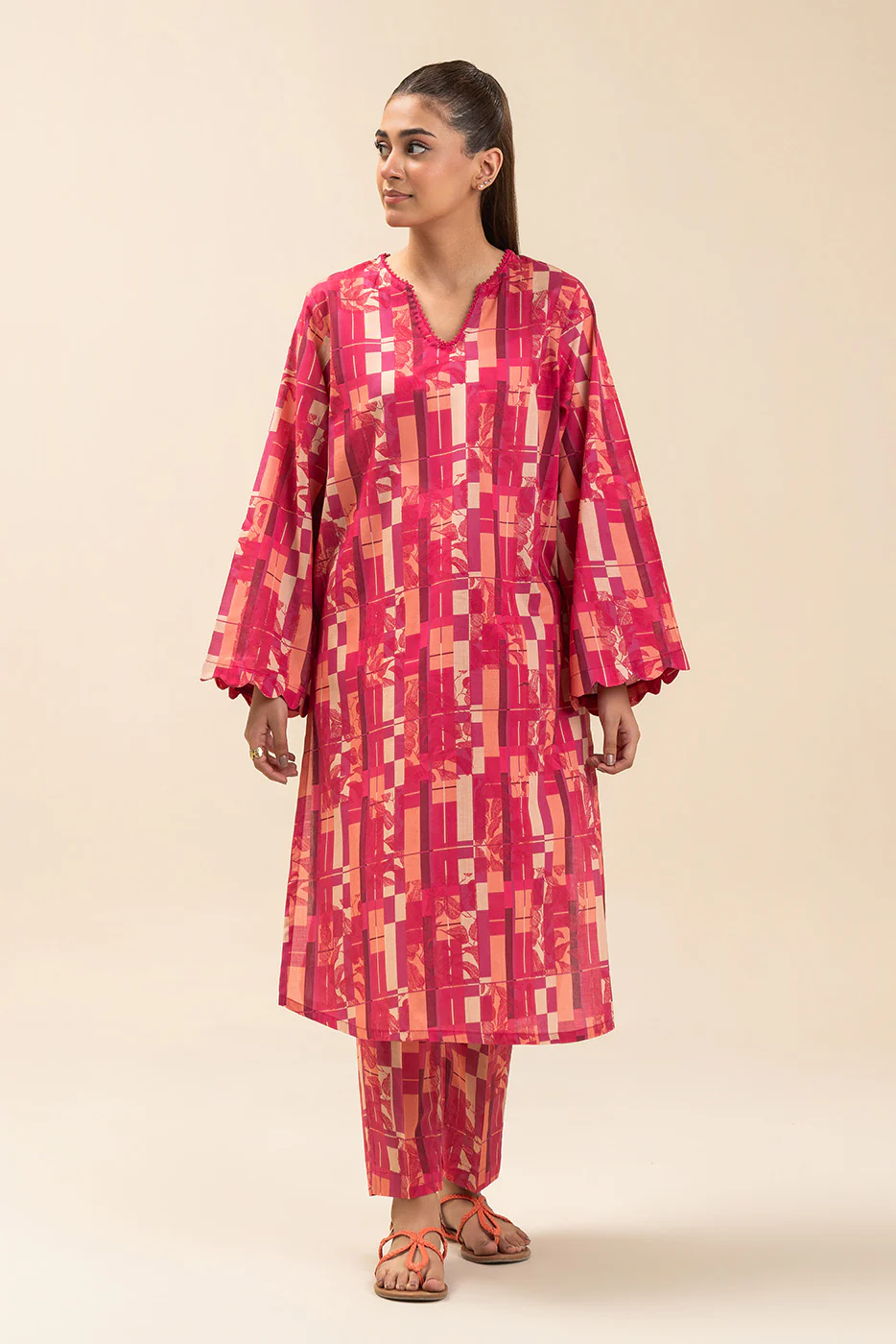 2 PIECE PRINTED LAWN SUIT (PRET) - Image 2