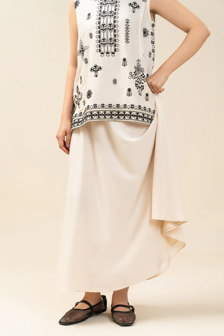 SOLID YARN DYED SKIRT (FLOW) - Image 2