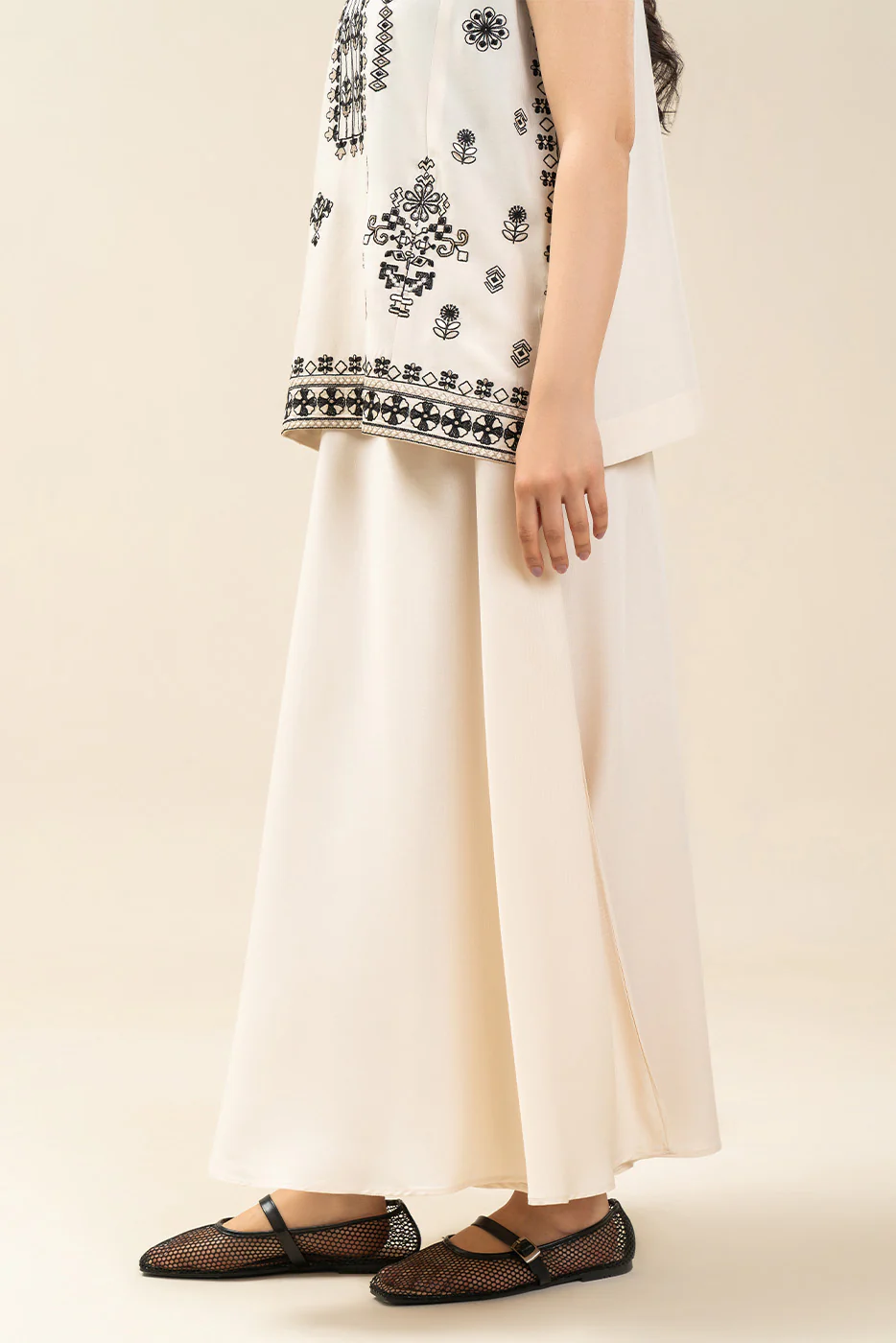 SOLID YARN DYED SKIRT (FLOW) - Image 3
