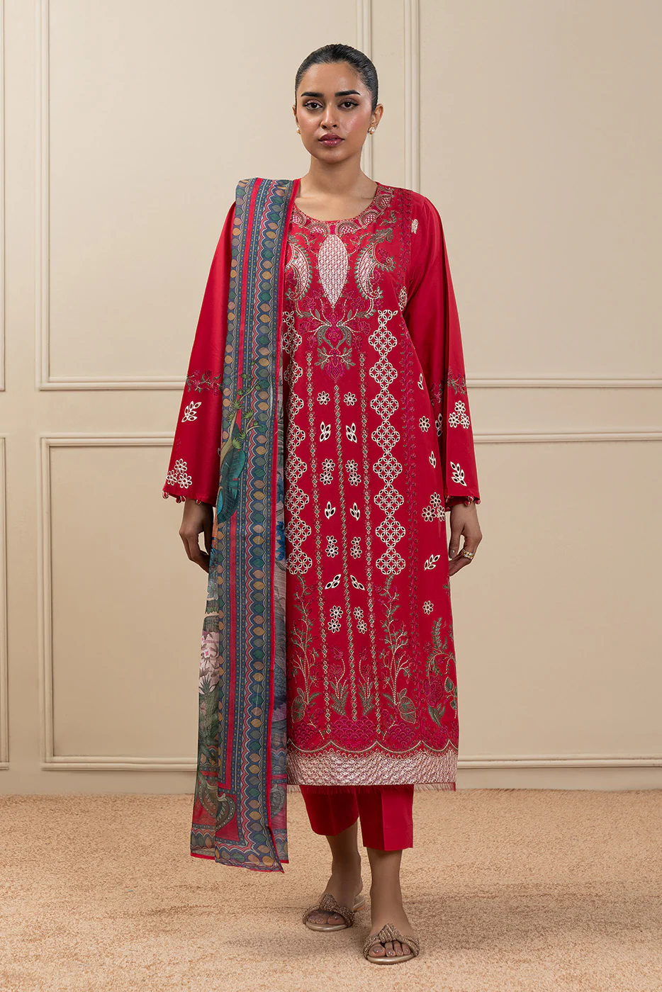 3 PIECE EMBROIDERED LAWN SUIT (HIGH CASUAL) - Image 2
