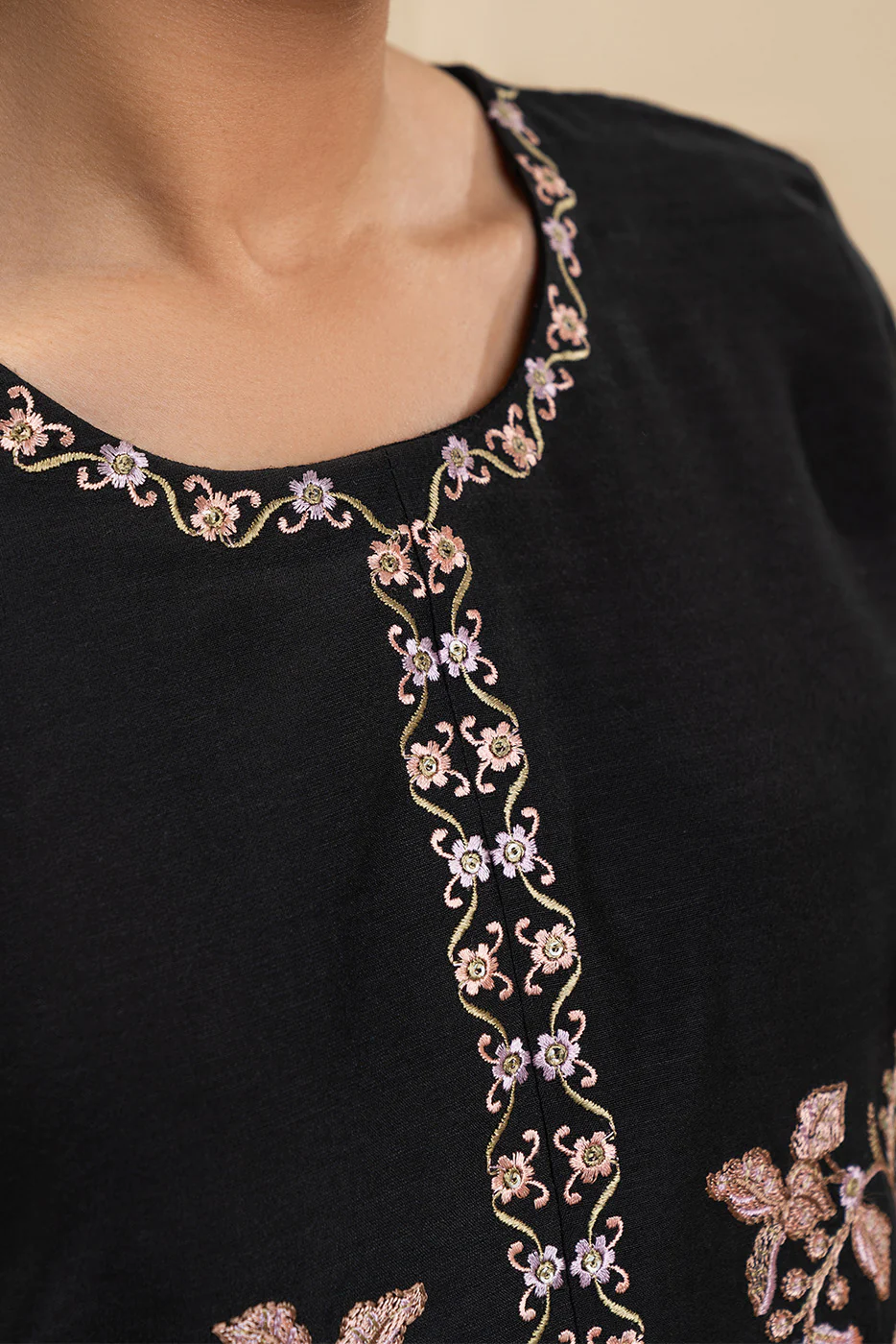 3 PIECE EMBROIDERED PAPER COTTON SUIT (HIGH CASUAL) - Image 3