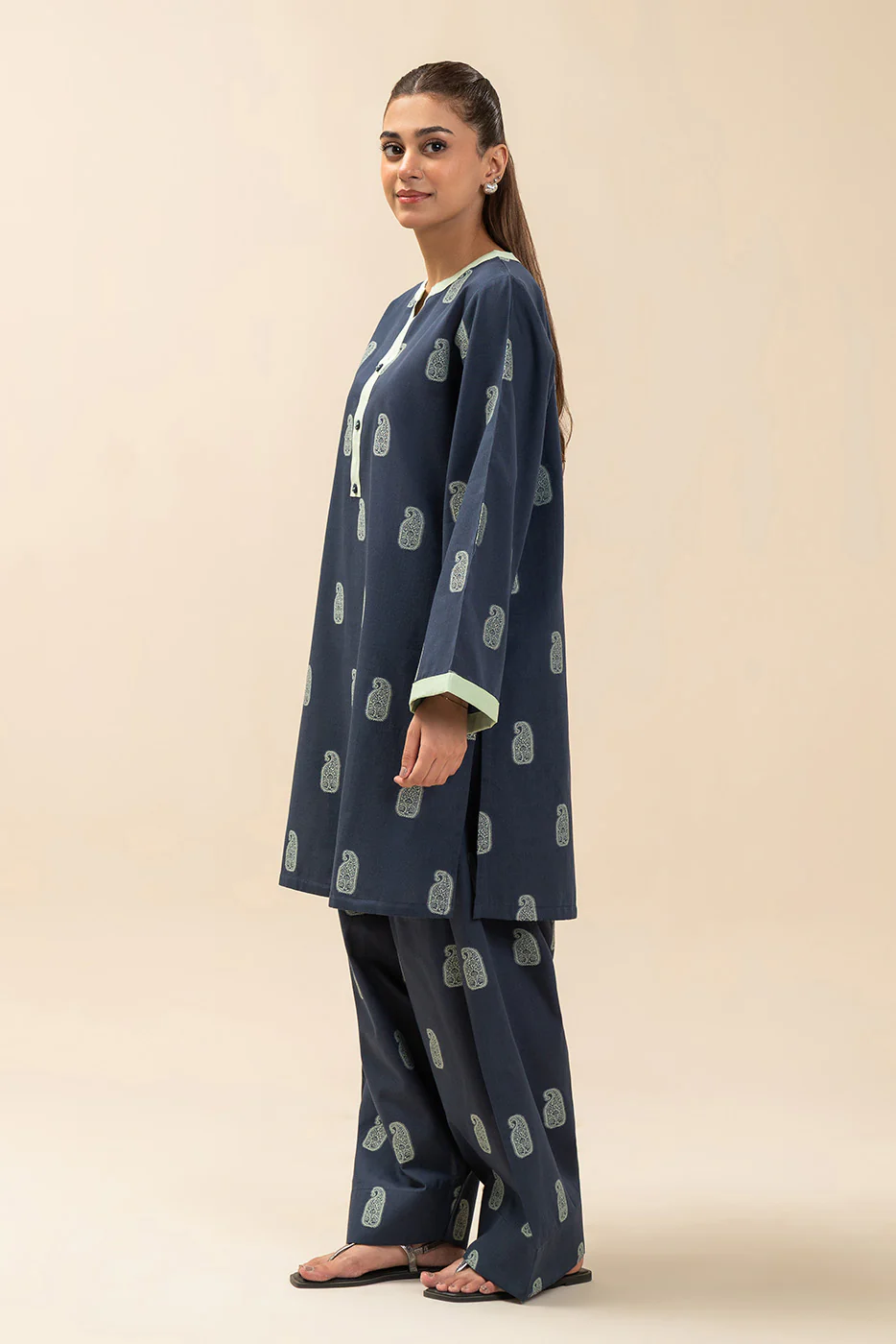 2 PIECE SOLID JACQUARD SUIT (PRET) - Image 2