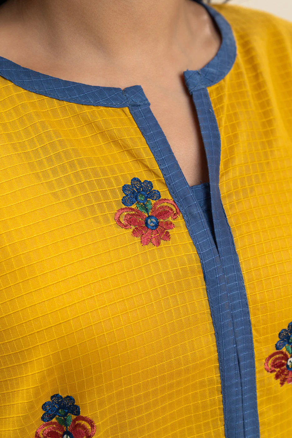 EMBROIDERED DORIA SHIRT (PRET) - Image 5