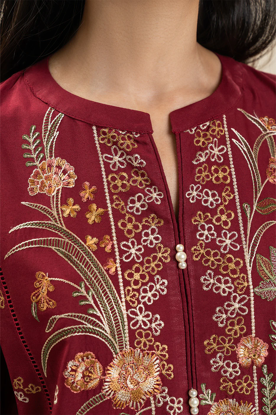 3 PIECE EMBROIDERED LAWN SUIT-MALEFICENT MAROON (UNSTITCHED) - Image 2
