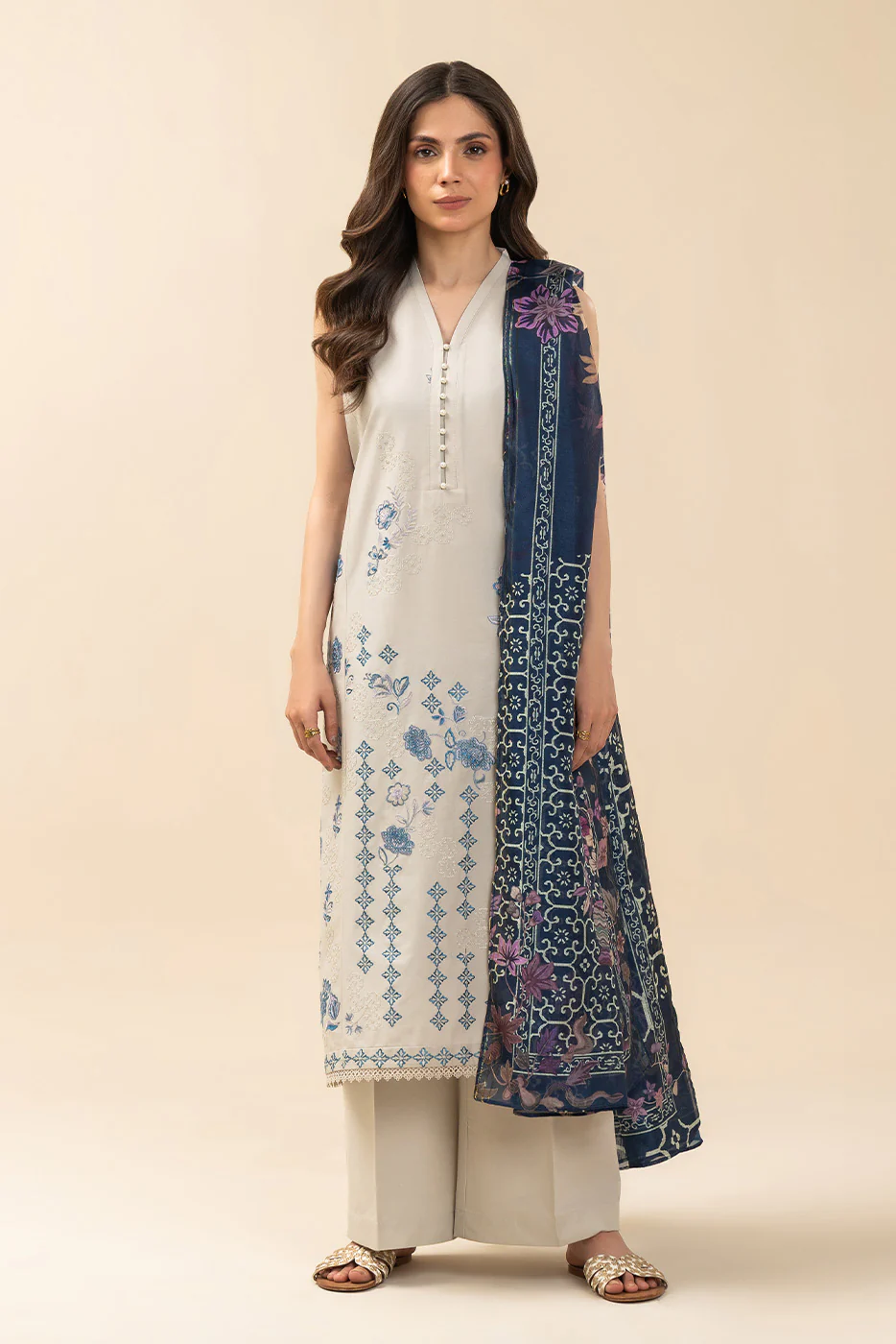 3 PIECE EMBROIDERED LAWN SUIT-LAPIS LAZULI (UNSTITCHED) - Image 2