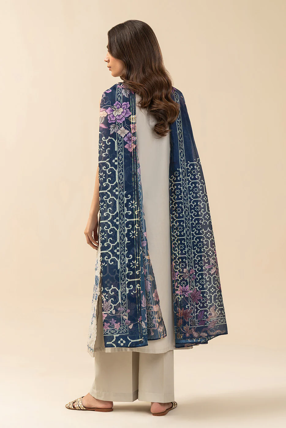 3 PIECE EMBROIDERED LAWN SUIT-LAPIS LAZULI (UNSTITCHED) - Image 4