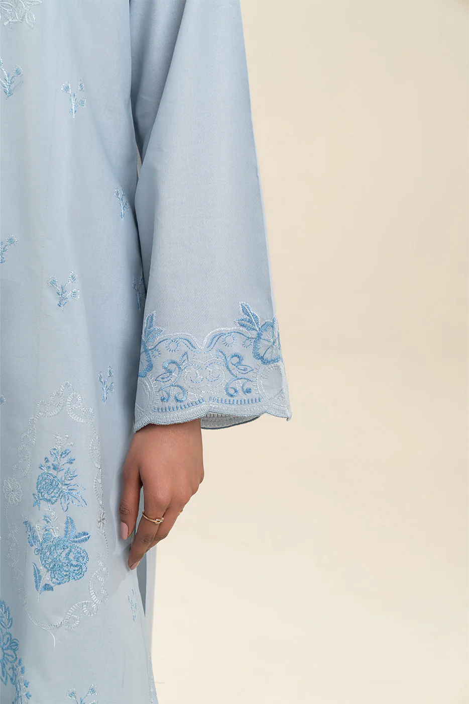 3 PIECE EMBROIDERED LAWN SUIT-FADED BREEZE (UNSTITCHED) - Image 6