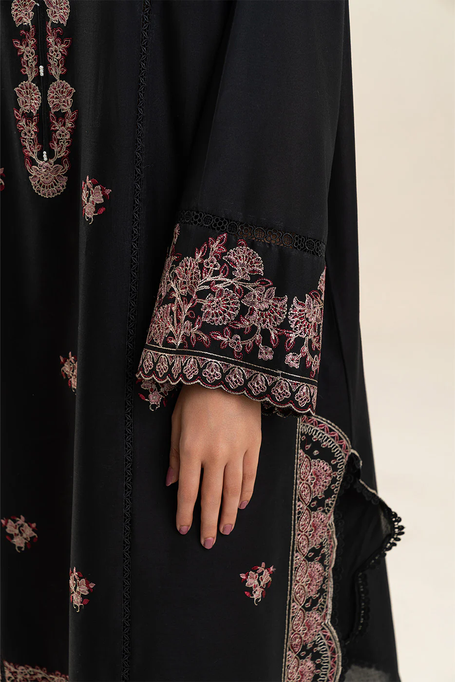 3 PIECE EMBROIDERED LAWN SUIT-DEEP ESPRESSO (UNSTITCHED) - Image 6