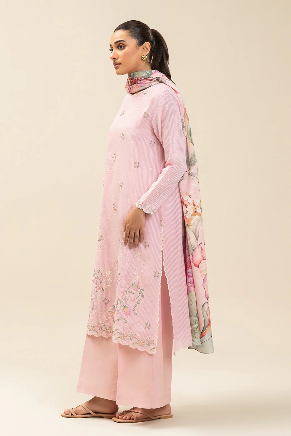 3 PIECE EMBROIDERED  TEXTURED LAWN SUIT-CORSAGE (UNSTITCHED) - Image 2