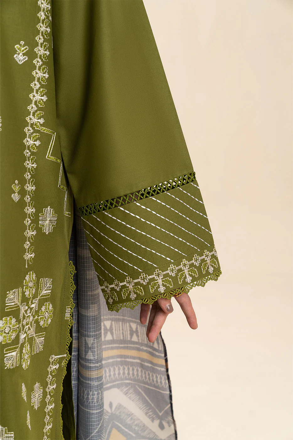 3 PIECE EMBROIDERED LAWN SUIT-JADE LADDER (UNSTITCHED) - Image 6