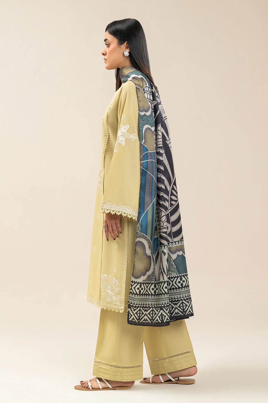 3 PIECE EMBROIDERED LAWN SUIT-SOFT VEIL (UNSTITCHED) - Image 4