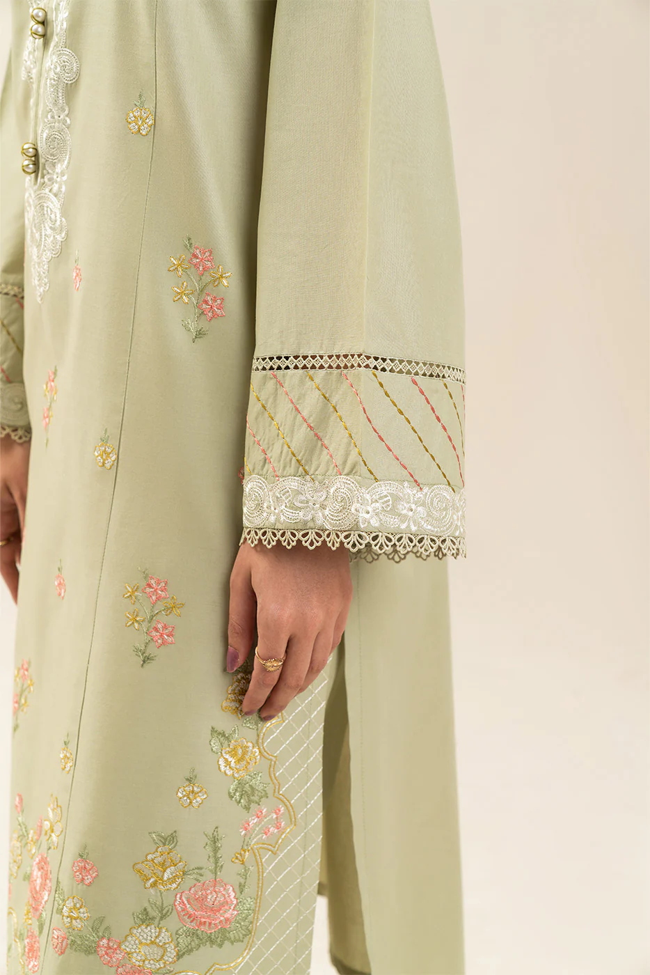 3 PIECE EMBROIDERED LAWN SUIT-CORAL REEF (UNSTITCHED) - Image 3