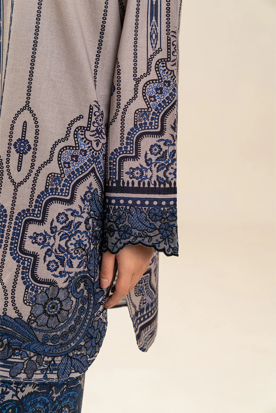 2 PIECE EMBROIDERED LAWN SUIT-DEEP DIVE (UNSTITCHED) - Image 4