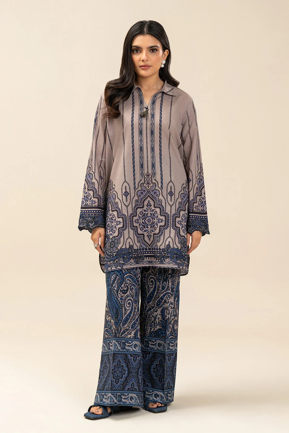 2 PIECE EMBROIDERED LAWN SUIT-DEEP DIVE (UNSTITCHED) - Image 5