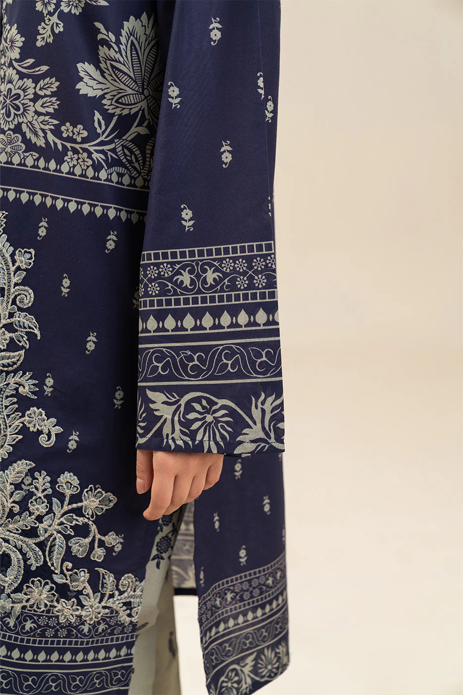 2 PIECE EMBROIDERED LAWN SUIT-PERENNIAL FEST (UNSTITCHED) - Image 4