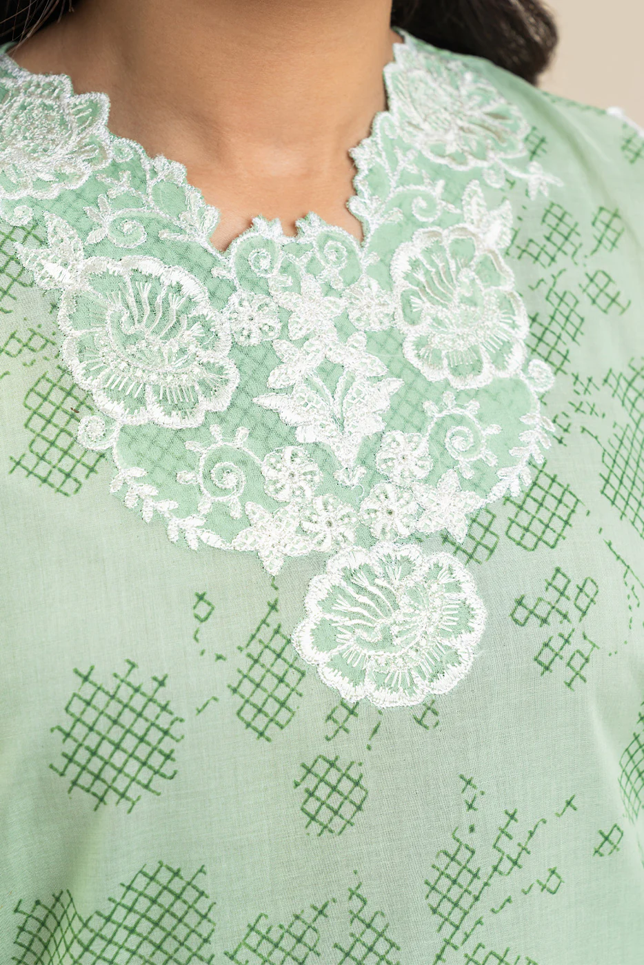 3 PIECE EMBROIDERED LAWN SUIT-QUIET CELADON (UNSTITCHED) - Image 3