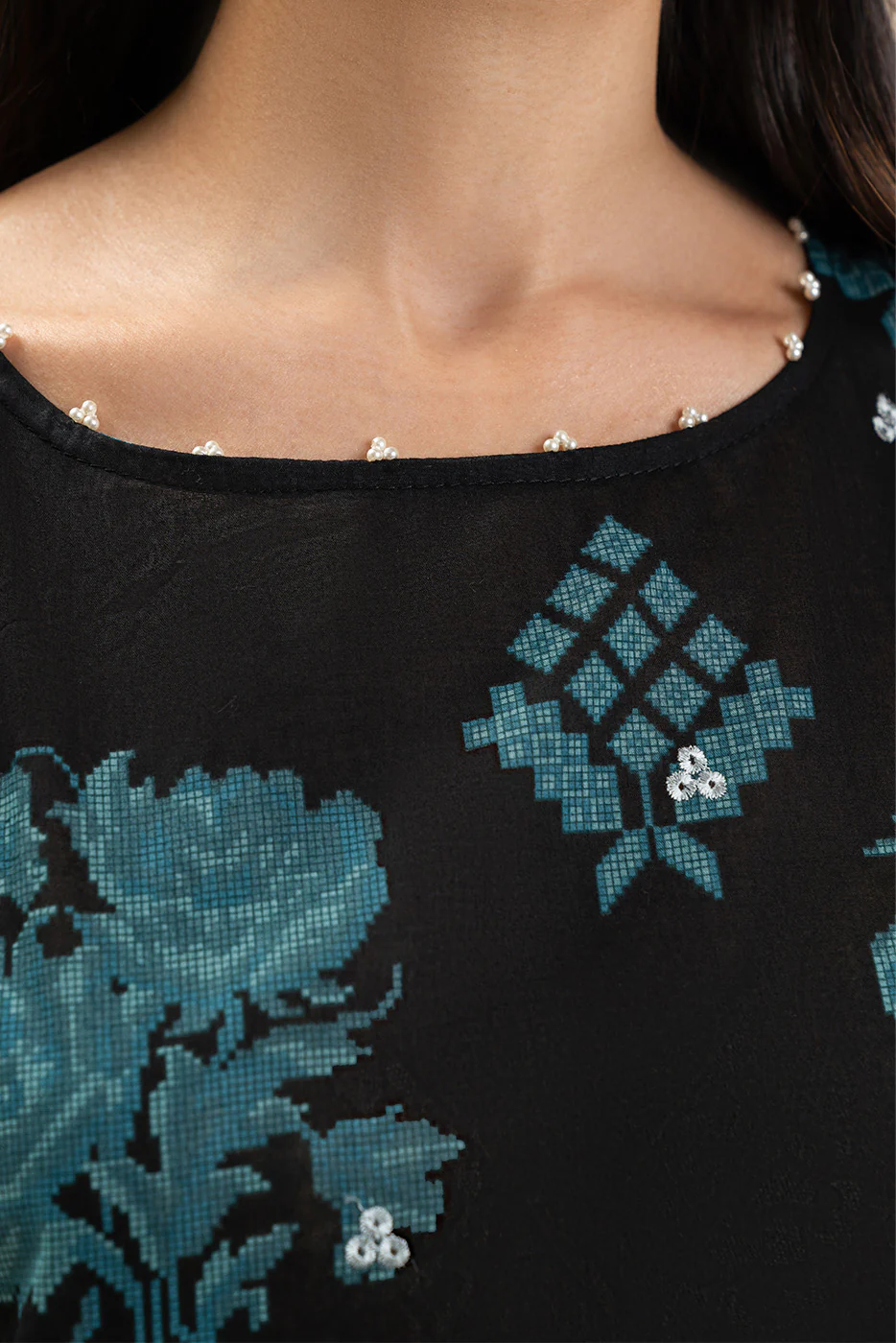 3 PIECE EMBROIDERED LAWN SUIT-DUSTY MUSE (UNSTITCHED) - Image 4
