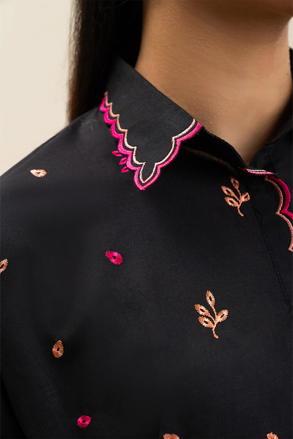 2 PIECE EMBROIDERED LAWN SUIT-VERDANT SPRAY (UNSTITCHED) - Image 5