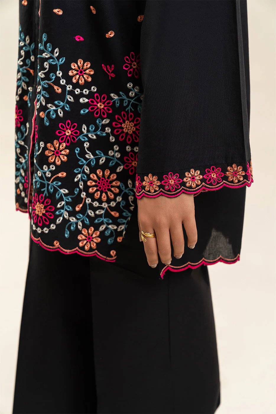 2 PIECE EMBROIDERED LAWN SUIT-VERDANT SPRAY (UNSTITCHED) - Image 6