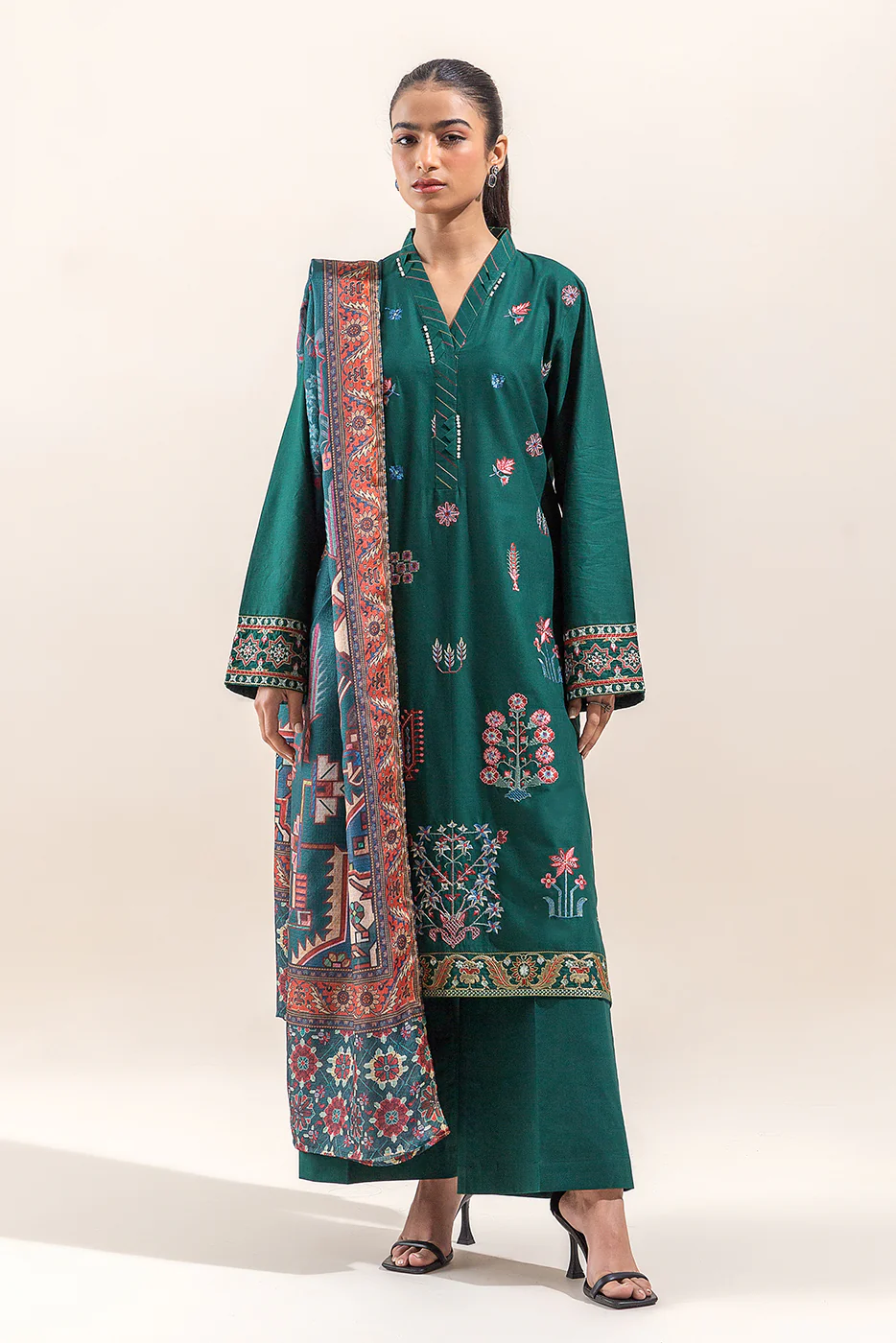 2 PIECE EMBROIDERED LAWN SUIT-PERSIAN GREEN (UNSTITCHED) - Image 2
