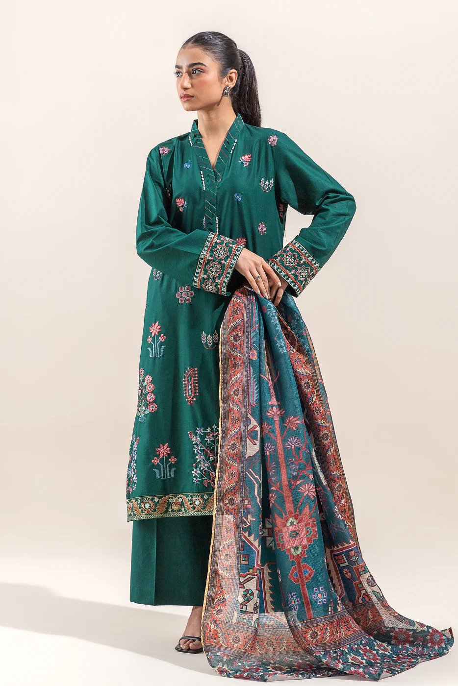 2 PIECE EMBROIDERED LAWN SUIT-PERSIAN GREEN (UNSTITCHED) - Image 6