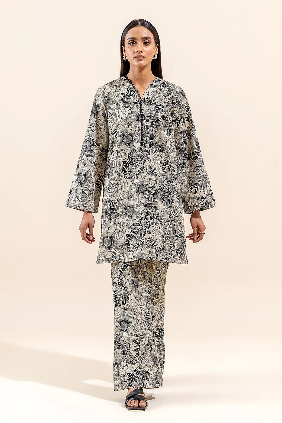 2 PIECE PRINTED LAWN SUIT-YIN YANG (UNSTITCHED) - Image 2
