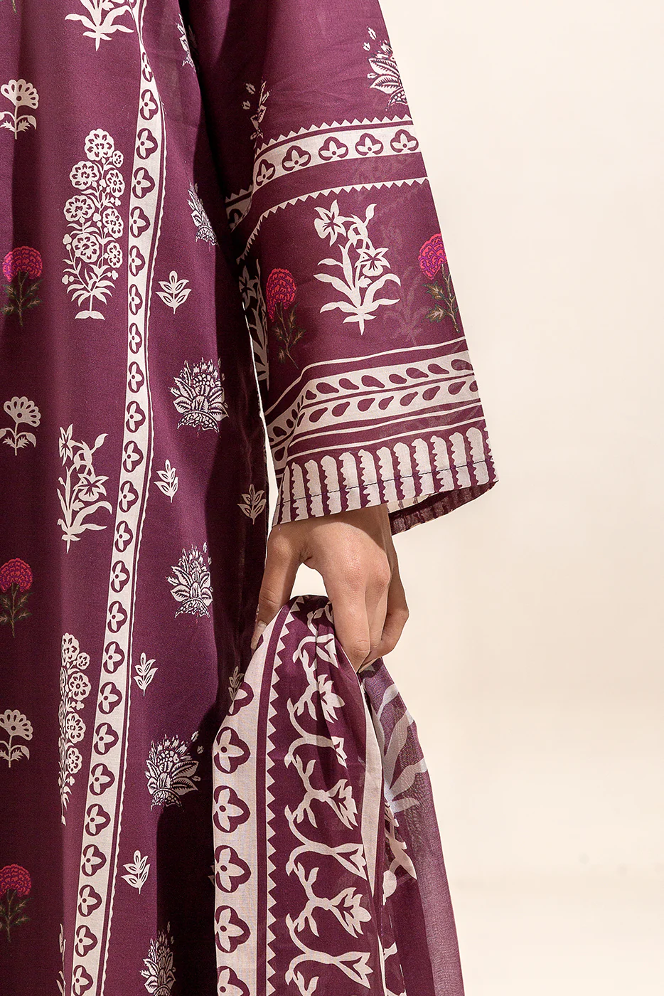 3 PIECE PRINTED LAWN SUIT-RED DAHLIA (UNSTITCHED) - Image 3