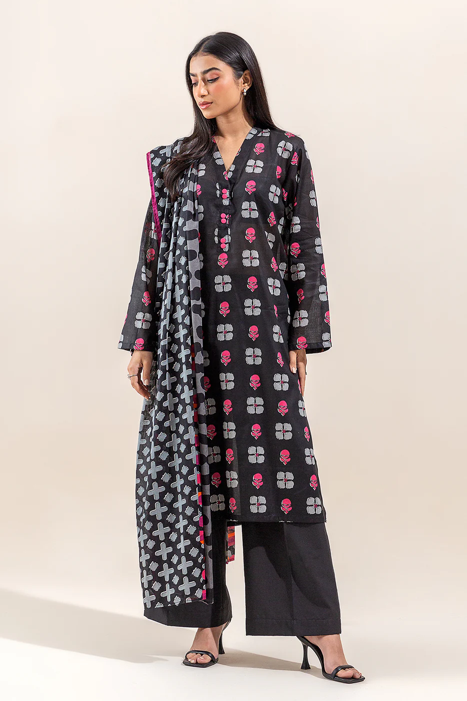 3 PIECE PRINTED LAWN SUIT-CHARCOAL ART (UNSTITCHED) - Image 2