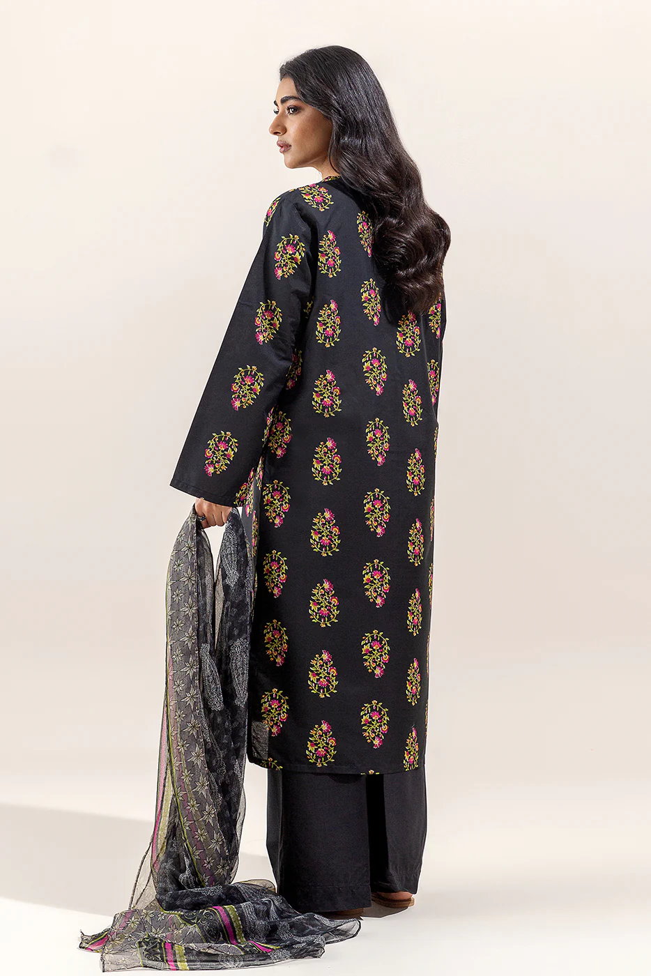 3 PIECE PRINTED LAWN SUIT-CHARCOAL HUES (UNSTITCHED) - Image 4