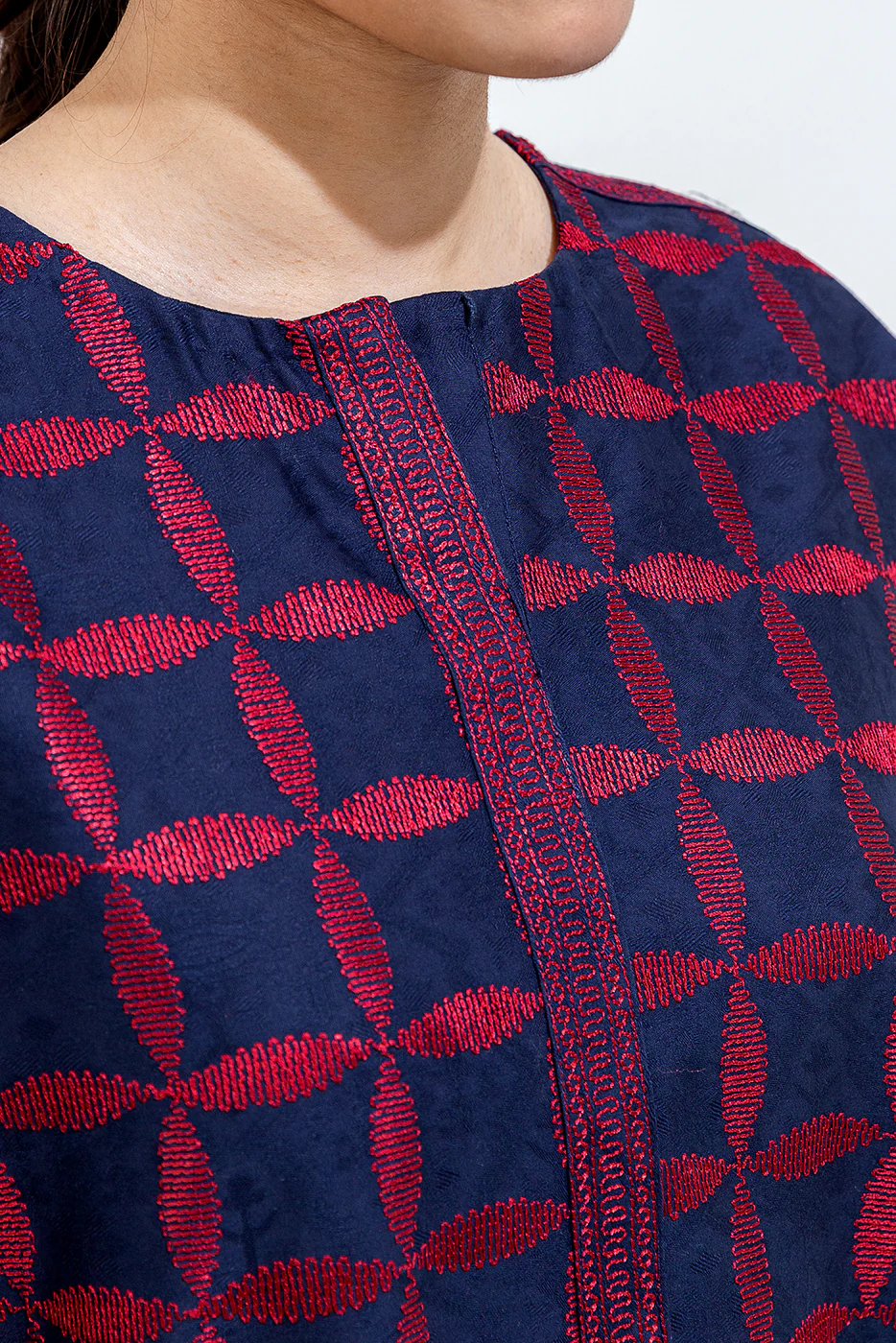 EMBROIDERED CAMBRIC JACQUARD SHIRT (PRET) - Image 4