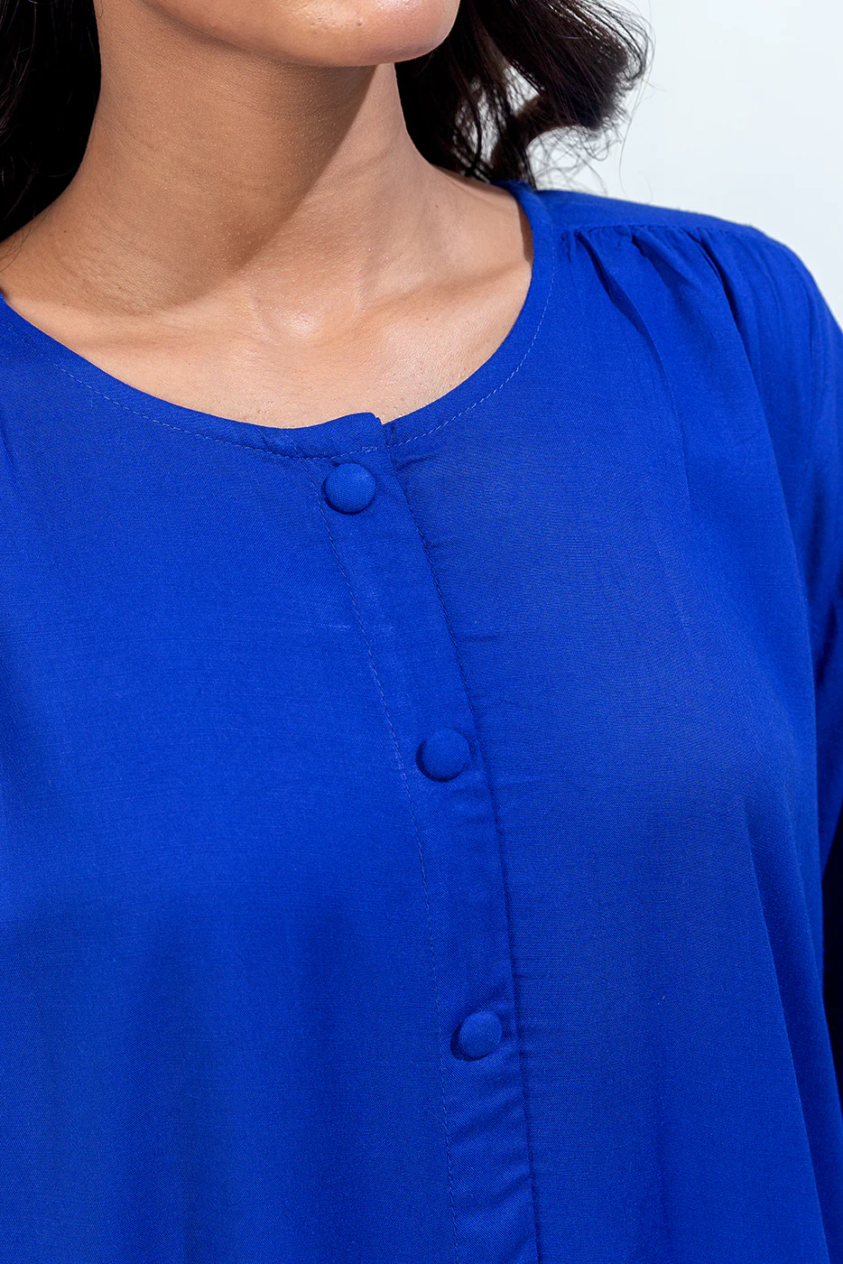 2 PIECE EMBROIDERED VISCOSE SUIT (PRET) - Image 4