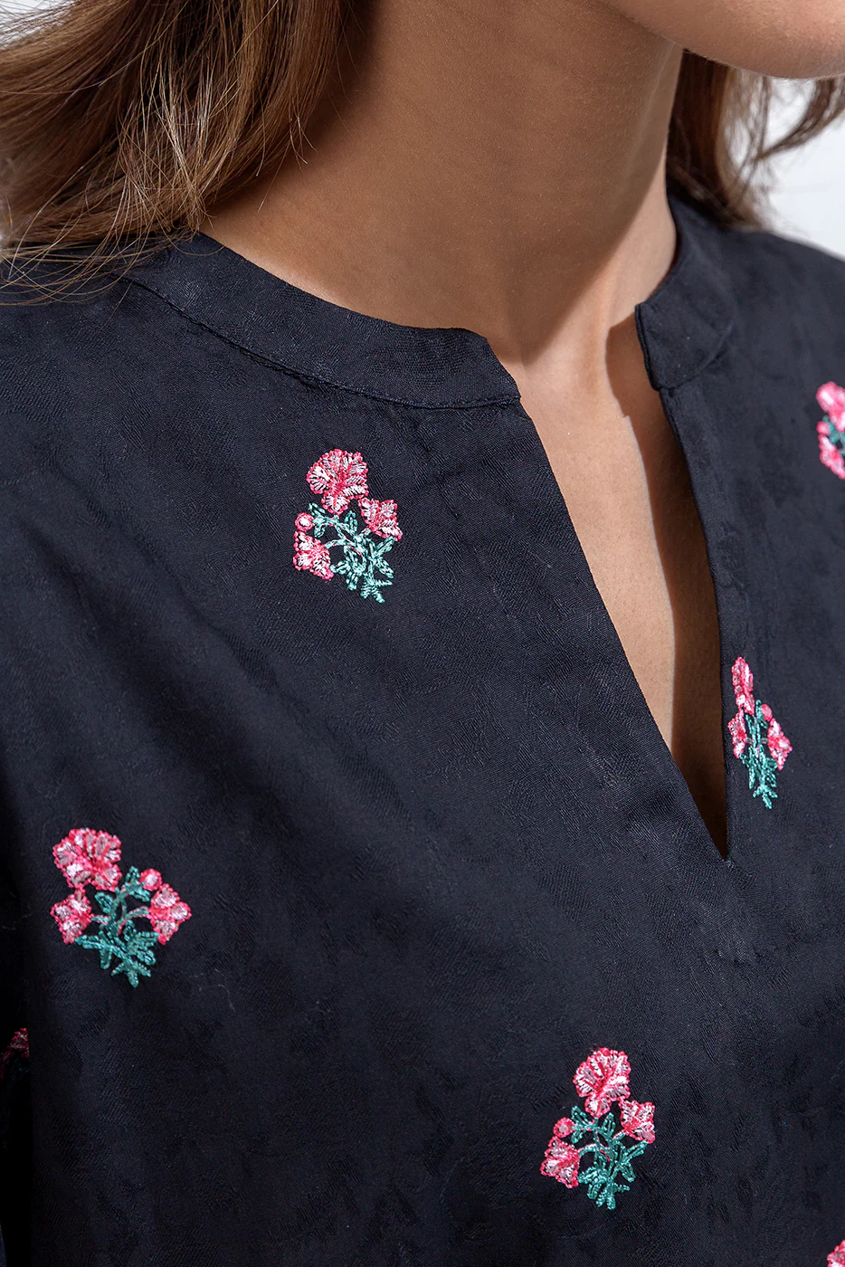 2 PIECE EMBROIDERED CAMBRIC JACQUARD SUIT (PRET) - Image 4