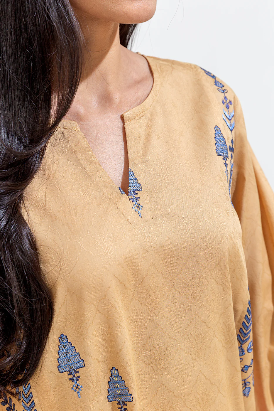 2 PIECE EMBROIDERED CAMBRIC JACQUARD SUIT (PRET) - Image 5
