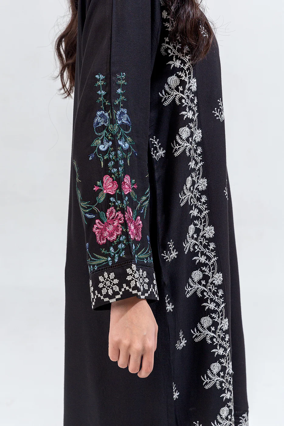 2 PIECE EMBROIDERED VISCOSE SUIT (PRET) - Image 5