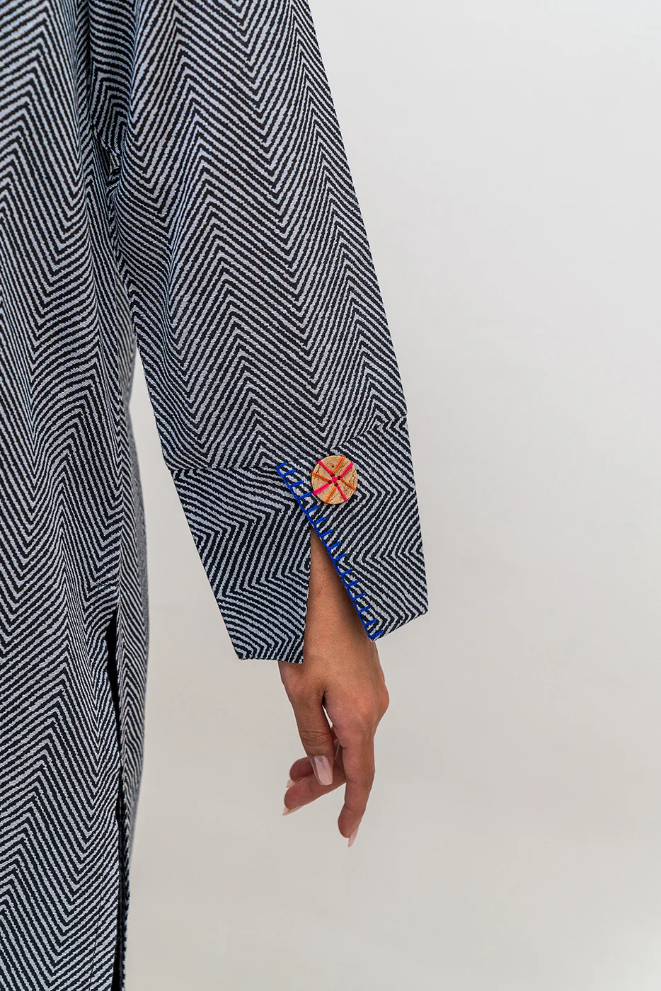 2 PIECE PRINTED KHADDAR SUIT (PRET) - Image 7