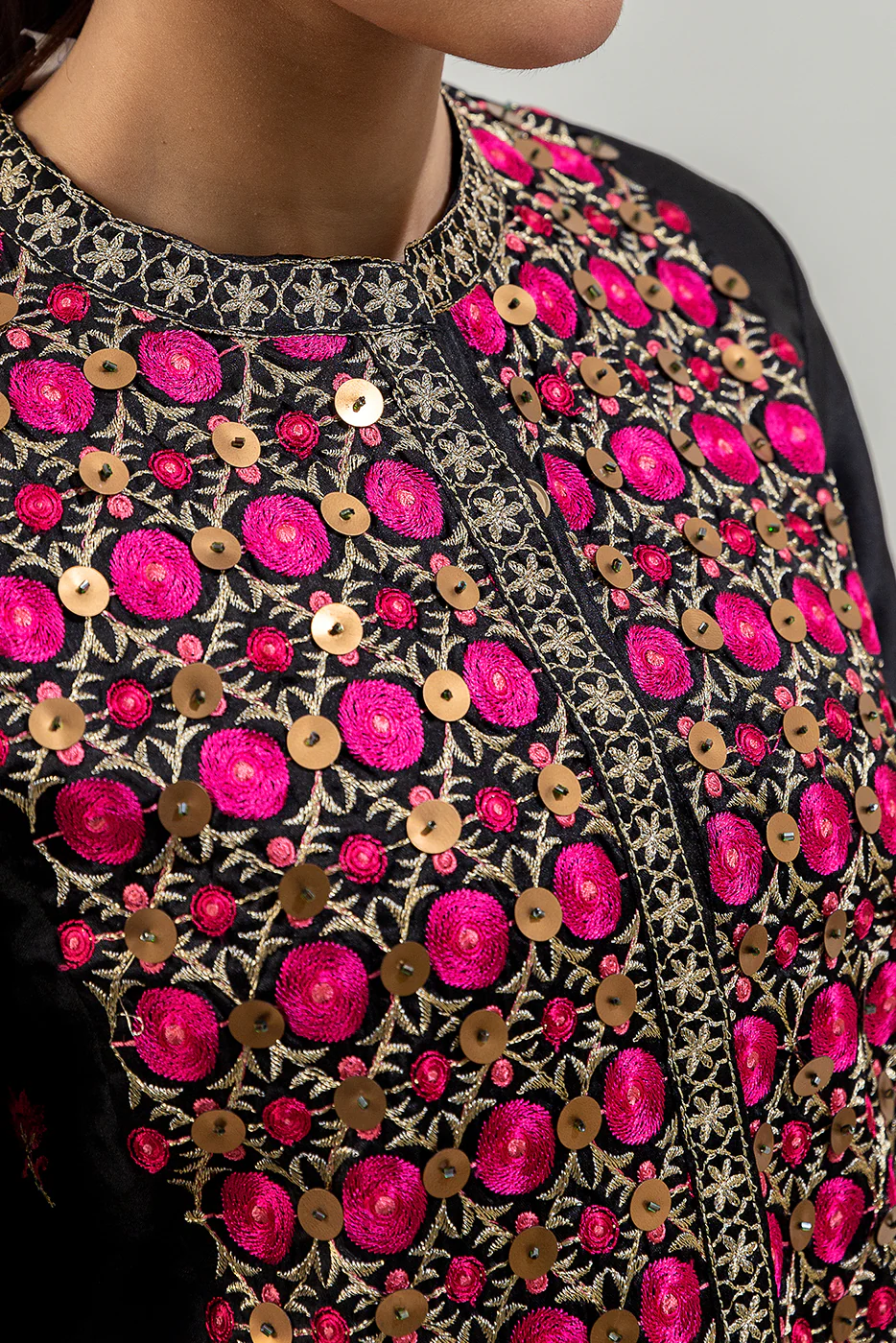 2 PIECE EMBROIDERED SILK SUIT (LUXURY-PRET) - Image 4