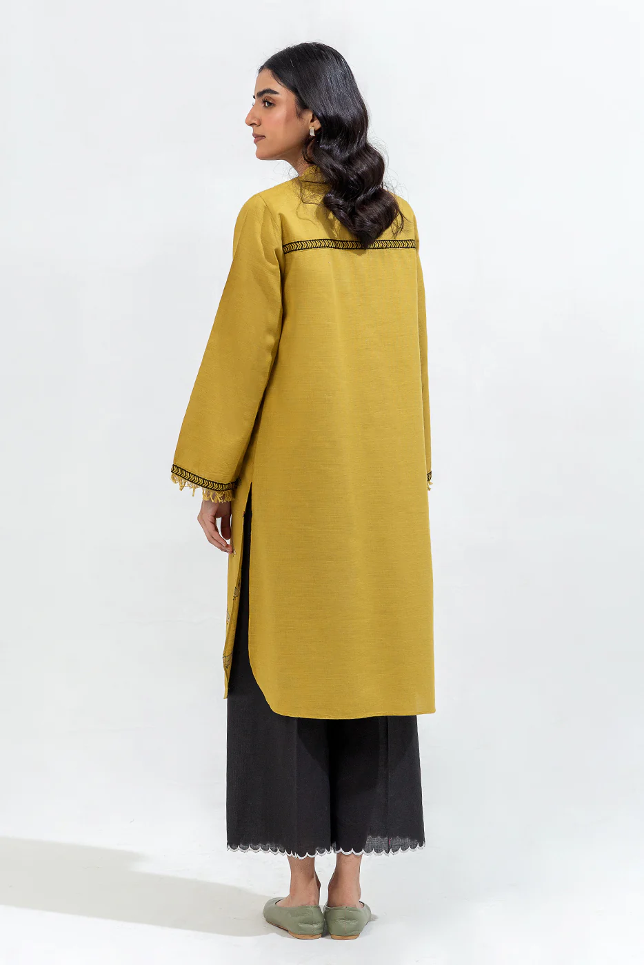 EMBROIDERED KHADDAR SHIRT (PRET) - Image 3