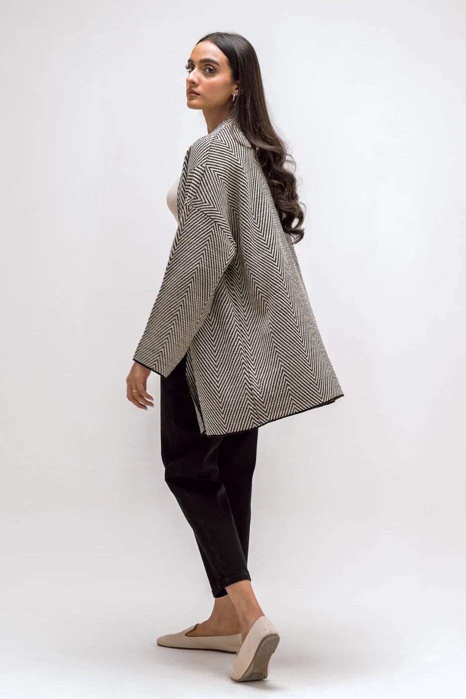 HERRINGBONE SHRUG - Image 4
