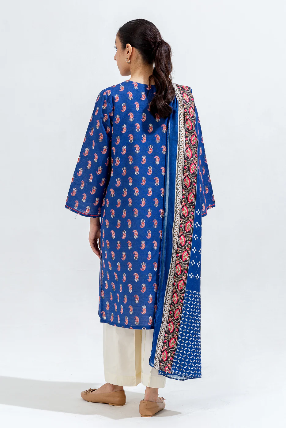 2 PIECE PRINTED KHADDAR SUIT (PRET) - Image 3